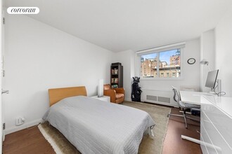 200 E 94th St in New York, NY - Foto de edificio - Building Photo