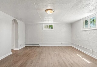 647 W 2nd St, Unit Apartment in Loveland, CO - Foto de edificio - Building Photo