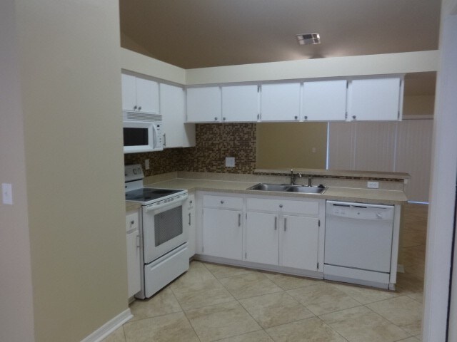 215 Lookout Dr in Apollo Beach, FL - Building Photo - Building Photo
