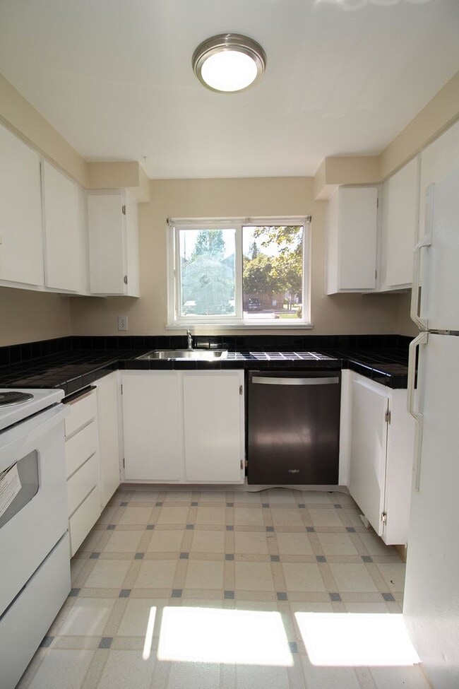 11102-11130 SW 62nd Ave