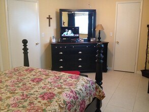 2108 SE Edler Dr in Stuart, FL - Foto de edificio - Building Photo