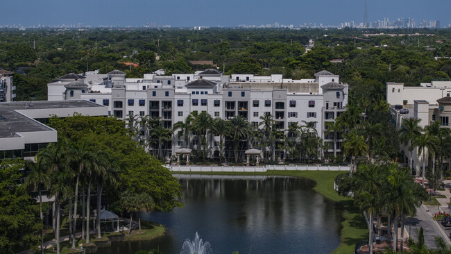 Manor in Plantation in Plantation, FL - Building Photo - Building Photo