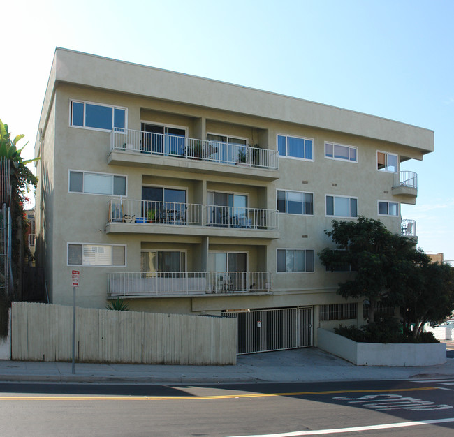 The Ocean View Apartments in Santa Monica, CA - Foto de edificio - Building Photo