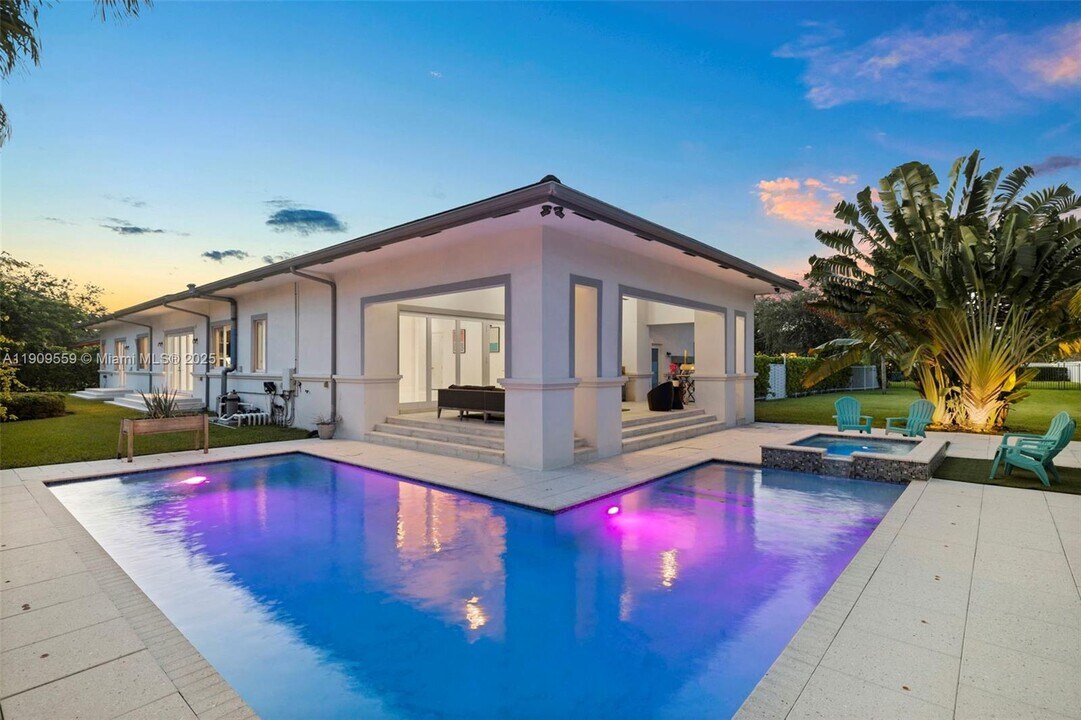 9580 SW 101st Terrace in Miami, FL - Building Photo