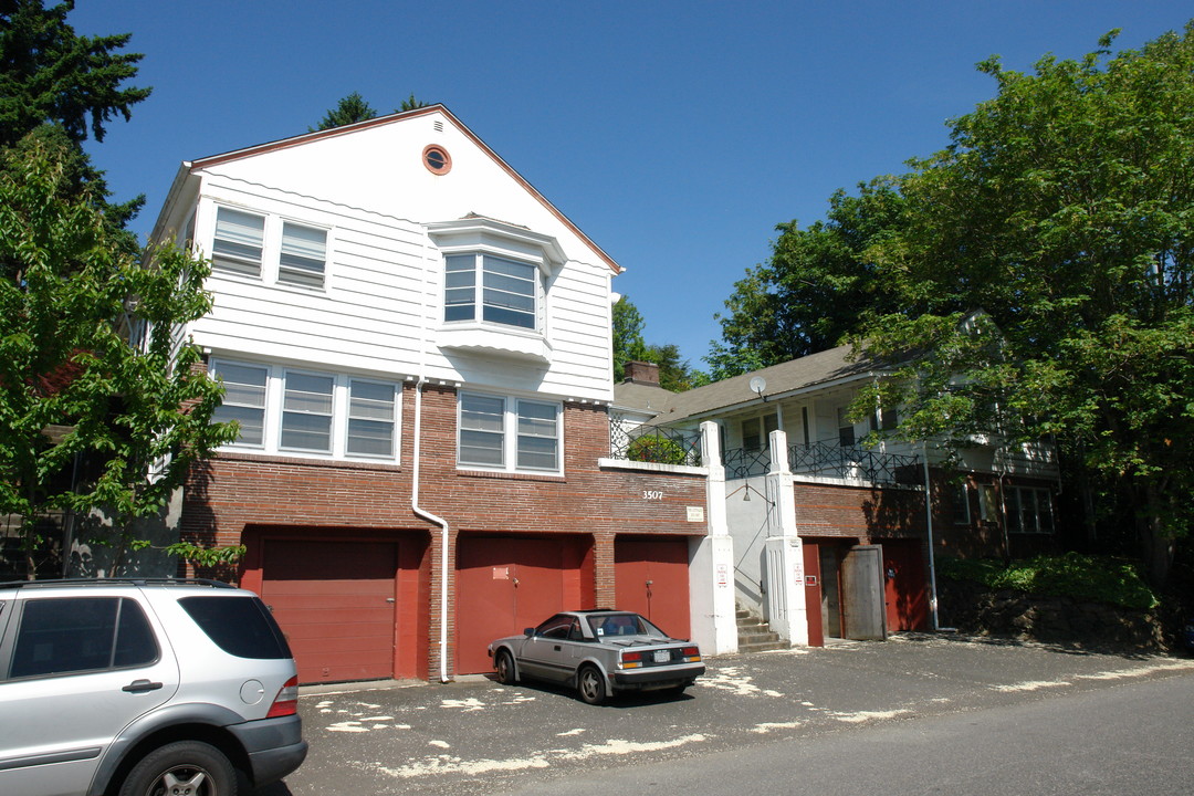 The Cottages in Portland, OR - Building Photo