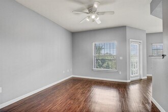 2320 Gracy Farms Ln in Austin, TX - Building Photo - Building Photo