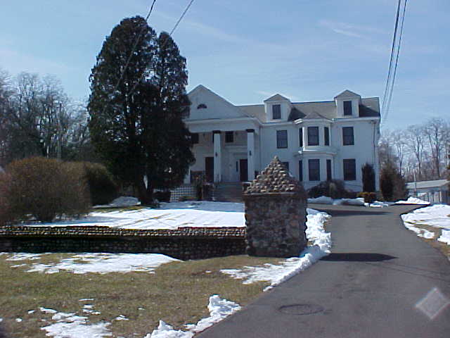 25 Main St in Garnerville, NY - Building Photo