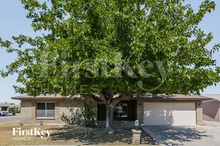 10612 N 47th Dr in Glendale, AZ - Building Photo