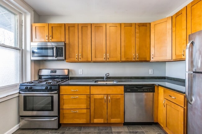 Stonehurst Apartments in Philadelphia, PA - Foto de edificio - Building Photo