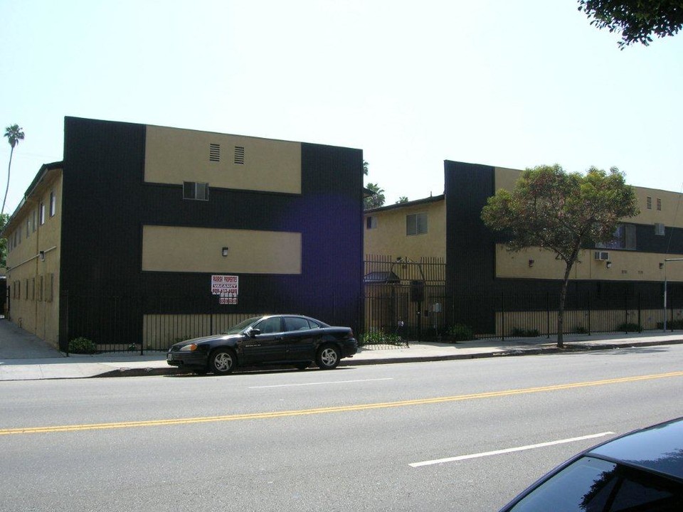 2244 S Western Ave in Los Angeles, CA - Foto de edificio