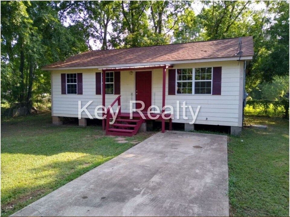 3801 Palace Ct in Alexandria, LA - Building Photo