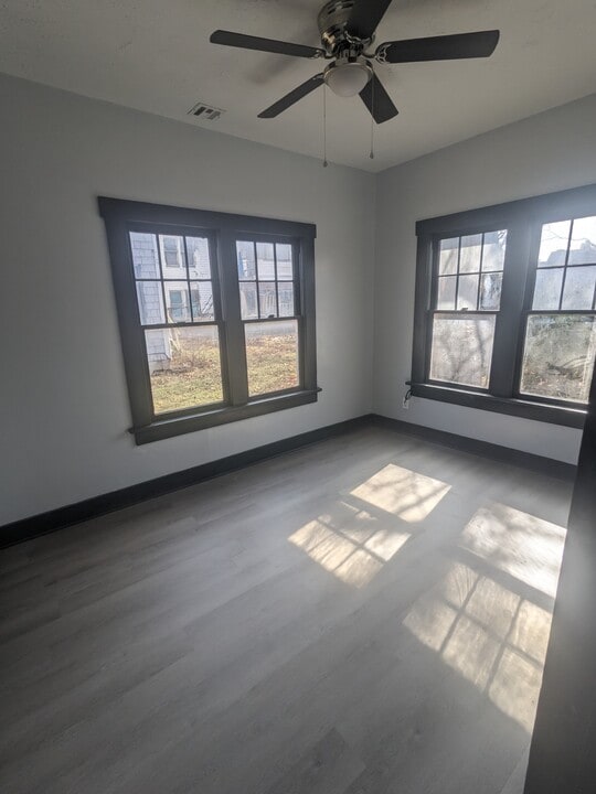 213 W 10th Ave in Winfield, KS - Building Photo