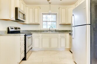 827 Glendora Dr in Charlotte, NC - Building Photo - Building Photo