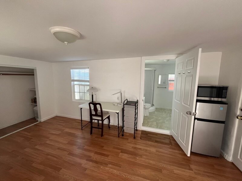 2353 S Westgate Ave, Unit Westgate in Los Angeles, CA - Building Photo