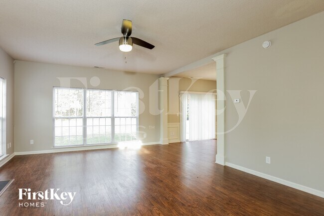 4817 Loganshire Ln in Raleigh, NC - Building Photo - Building Photo