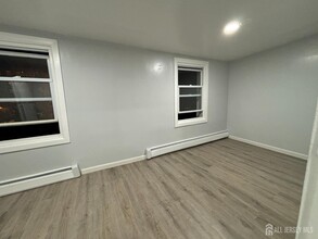 469 Walnut St in Elizabeth, NJ - Building Photo - Building Photo