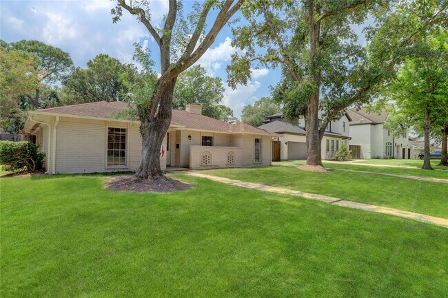 14035 Myrtlea Dr in Houston, TX - Building Photo - Building Photo