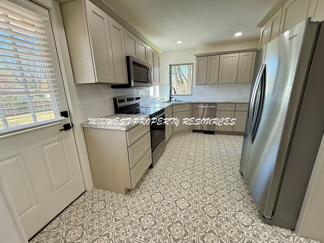 705 SW 6th St in Lee's Summit, MO - Building Photo - Building Photo