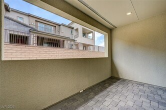 2541 Monolith St in Las Vegas, NV - Building Photo - Building Photo