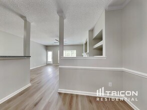 4864 Sierra Way in College Park, GA - Foto de edificio - Building Photo