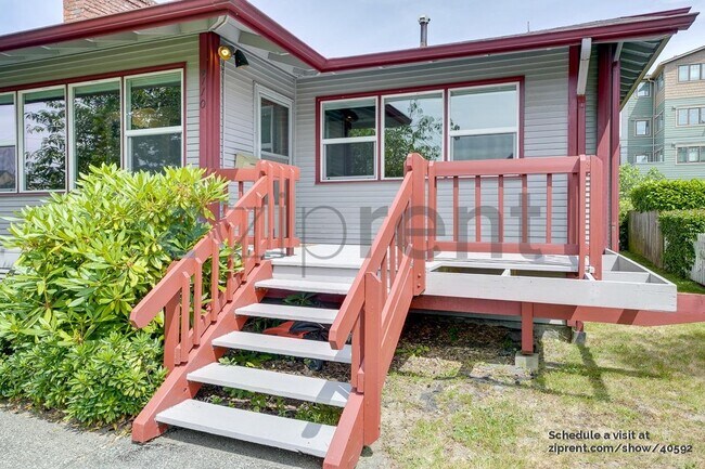 4110 44th Ave SW in Seattle, WA - Building Photo - Building Photo