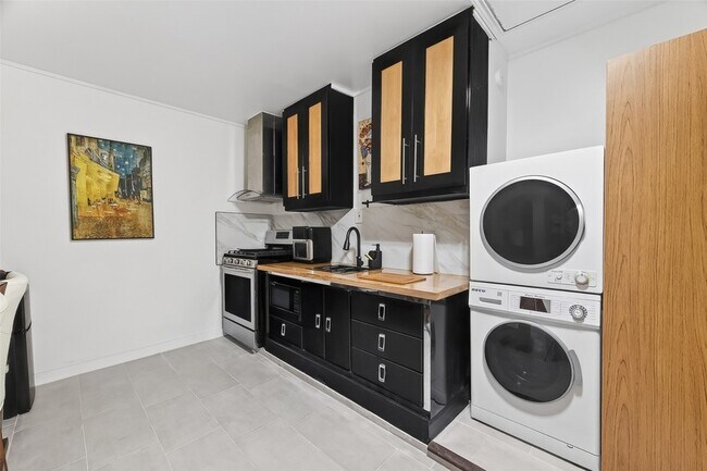 4423 Sloangate Dr, Unit A in Spring, TX - Building Photo - Building Photo