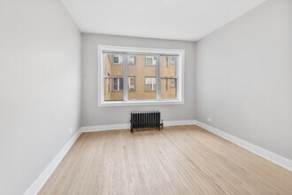 7375 N Damen Ave in Chicago, IL - Building Photo - Building Photo