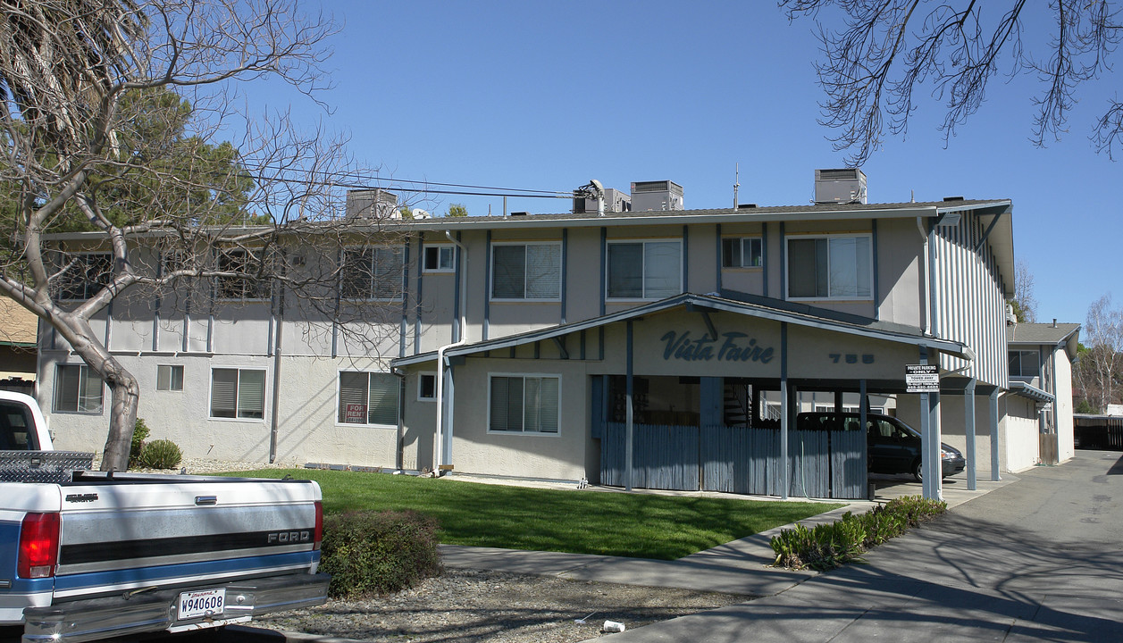 741-755 Rose Ave in Pleasanton, CA - Building Photo