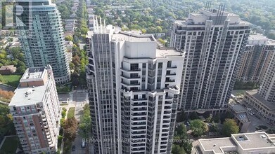 500 Doris Ave in Toronto, ON - Building Photo - Building Photo