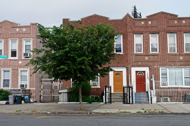 Title Co-sienna Abstract in Bronx, NY - Foto de edificio - Building Photo