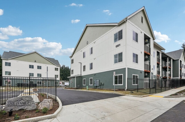 The Hamlet at Curtin Creek – Spacious Mode...