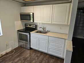 2122 Bradford St in Clearwater, FL - Building Photo - Building Photo