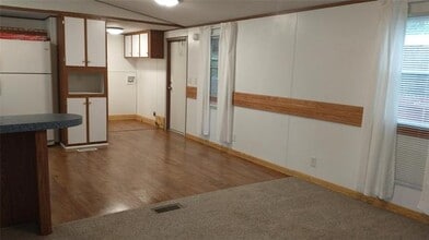 3602 W Holiday Estates Ct in Granbury, TX - Building Photo - Building Photo
