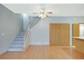 4096 Meadowlark Curve in Eagan, MN - Building Photo - Building Photo