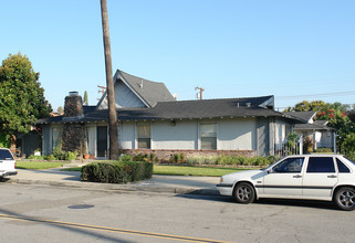 2021 E Almont Ave in Anaheim, CA - Building Photo - Building Photo