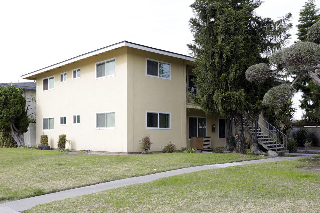 6591 Ginger Ln in Westminster, CA - Foto de edificio