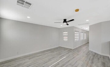 1684 Spotted Wolf Ave in Las Vegas, NV - Building Photo - Building Photo