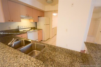 2427 Centergate Dr, Unit 306 in Miramar, FL - Building Photo - Building Photo