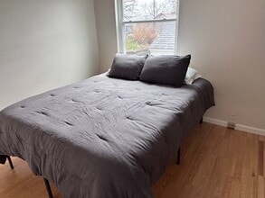 463 Down Hill Dr in Ballwin, MO - Foto de edificio - Building Photo