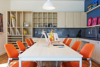 74300 Country Club Dr in Palm Desert, CA - Building Photo - Building Photo