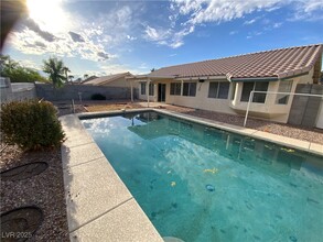 1153 Elam St in Henderson, NV - Foto de edificio - Building Photo