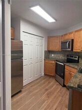 6276 NW 186th St in Hialeah, FL - Building Photo - Building Photo