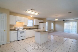 2005 Marquesas Ln in Pensacola, FL - Building Photo - Building Photo