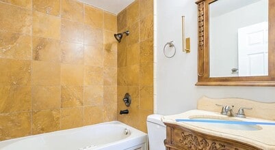 5801 Sir Edward Ct in Florissant, MO - Building Photo - Building Photo