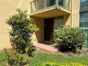 11780 SW 18th St in Miami, FL - Building Photo - Building Photo