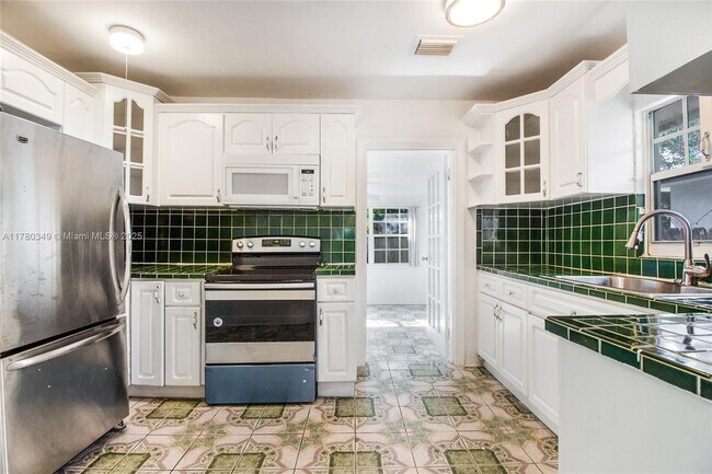 38 NE 50th Terrace in Miami, FL - Building Photo - Building Photo