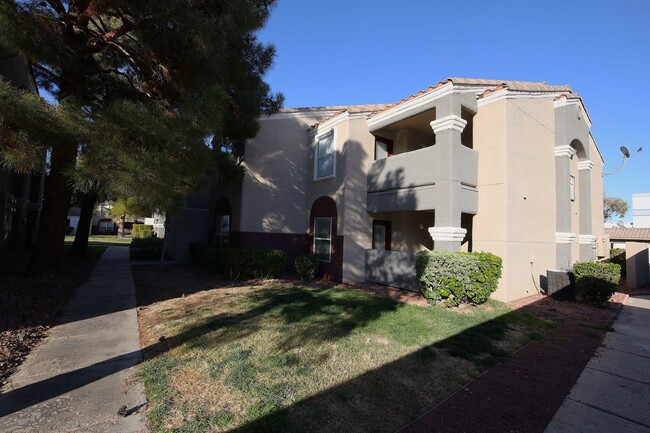 5055 W Hacienda Ave in Las Vegas, NV - Building Photo - Building Photo