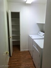 391 Silverado Pines Ave in Las Vegas, NV - Building Photo - Building Photo