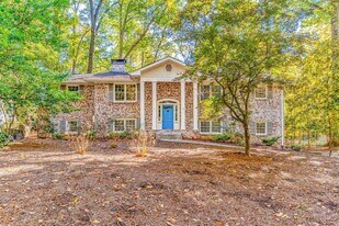 3911 Ivy Rd NE in Atlanta, GA - Building Photo