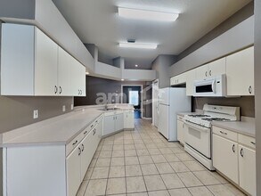 22611 Roderick Dr in Land O Lakes, FL - Foto de edificio - Building Photo